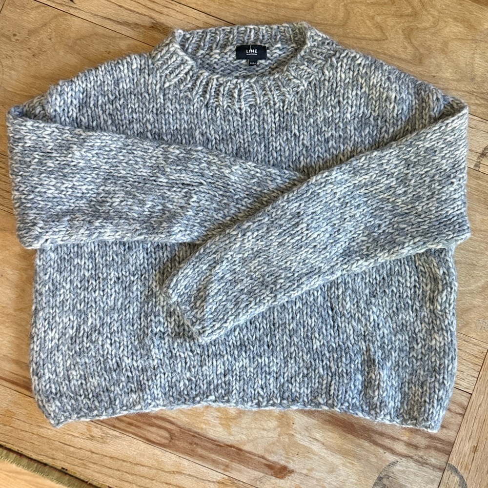 LINE, Wool Blend Loose Knit, Cozy, Soft Relaxed Fit Heathered Grey Sweater. M/M